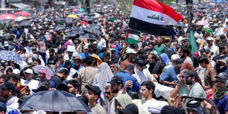 Mijëra njerëz protestojnë në Irak kundër luftës së Izraelit ndaj Iranit