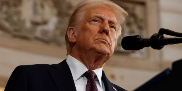 Administrata Trump njofton sanksione të reja ndaj Iranit, synon minimin e programeve të armëve