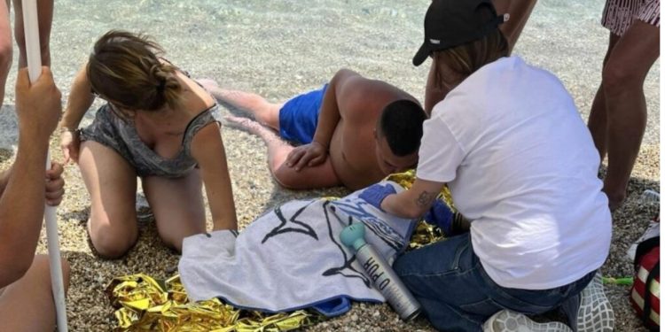 4-vjeçari në greqi pëson arrest kardiak, mjeku që ishte me pushime e mban në jetë