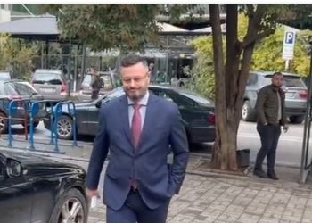 “Jam vëllai i Plarent Ndrecës, më jep 4 mln lekë”! Si i zhvaste qytetarët kushëriri i deputetit të PS