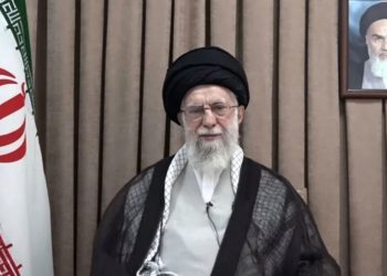 I strehuar në një bunker, udhëheqësi suprem i Iranit zgjedh tre pasardhësit e mundshëm nëse ai vritet! Djali i tij i përjashtuar nga emrat