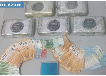 U kap me 6 kg kokainë të fshehur në makinë, arrestohet në Itali 31-vjeçari shqiptar! Në banesë i gjenden 6800 euro cash