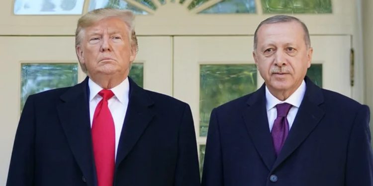 Përpjekja e Trump dhe Erdogan për takimin SHBA-Iran dështon, “zhdukja” e Ali Khameneit anulon gjithçka