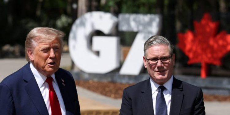 “Irani të kthehet në tryezën e negociatave!” Trump bisedë telefonike me Starmer për programin bërthamor të Teheranit