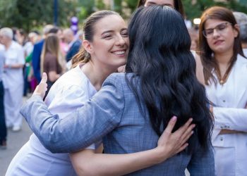 VIDEO/ “Shpërdorove personalitetin” – Petro Koçi “shpërthen” ndaj Zegjine Çaushit: Nuk është ky imazhi i PS-së