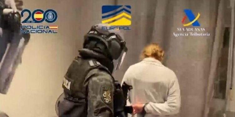 I shpallur në kërkim nga operacioni “Pampa” që goditi organizatën kriminale shqiptare, arrestohet në Abu Dhabi një nga liderët botërorë të trafikimit të drogës