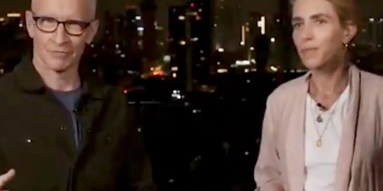 VIDEO/ Anderson Cooper i CNN ikën nga transmetimi i drejtpërdrejtë në Izrael pas rënies së sirenave, futet në një vendstrehim kundër bombardimeve