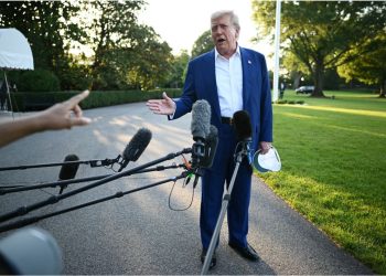 VIDEO/ “Ata nuk e dinë çfarë po bëjnë!” “Tërbimi” i Trump për shkeljen e armëpushimit Izrael-Iran, ja momenti kur shpërthen para gazetarëve