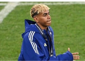 Lamine Yamal sulmohet turpshëm në aeroport nga tifozët e Dembélé…