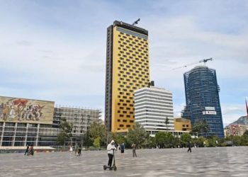 Gazeta gjermane: Fantazitë e Ramës për kullat, arkitektët e huaj i shohin si pastrim parash në mënyrë estetikisht të këndshme