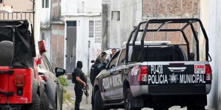 Një festë fetare në Meksikë kthehet në tragjedi/ Dhjetë persona humbin jetën nga breshëria e të shtënave me armë zjarri, mes viktimave dhe fëmijë