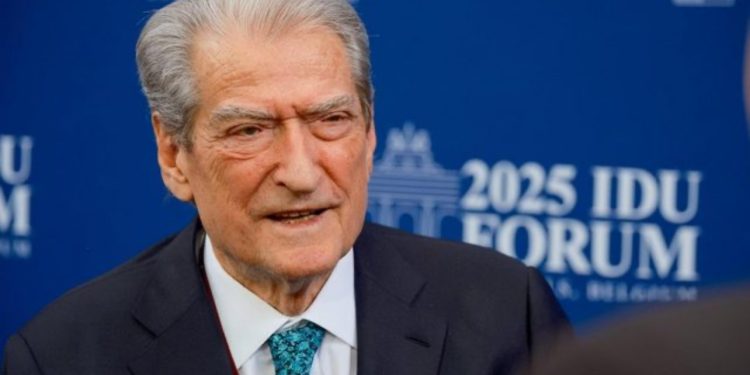 Berisha flet për median amerikane: ‘Republika e Sorosit’ na ka kthyer prapa në komunizëm