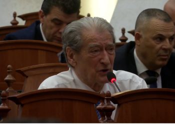 “Nuk pranoni kandidaturën e opozitës ndonëse plotëson çdo kriter!” Berisha në Kuvend: Fusni në rend të ditës zgjedhjen e Avokatit të Popullit