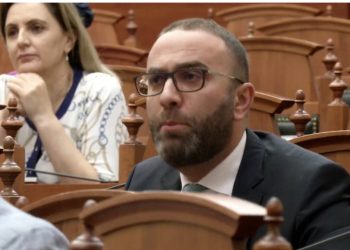 Shtyrja e raportimeve të institucioneve të pavarura/ Bardhi në Kuvend: Vendimi, shkelje flagrante e kushtetutës dhe të afateve që përcakton rregullorja