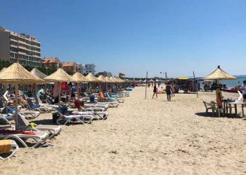 Kërkohen punonjës me paga deri 2.5 mln lekë në bregdet