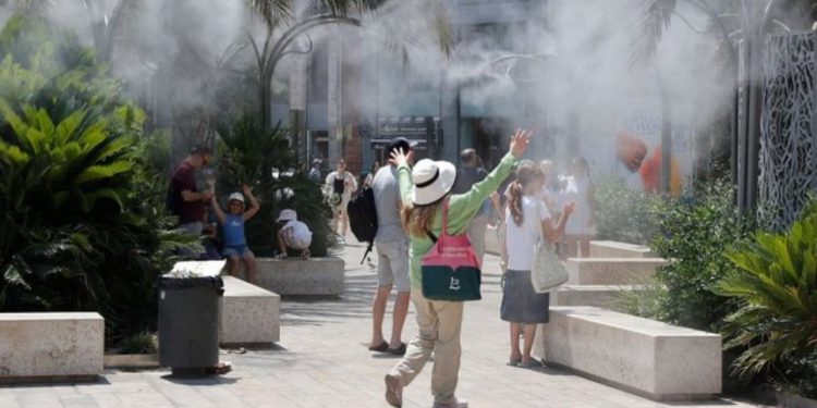 “Temperaturat deri në 46 gradë”/ I nxehti përvëlues përfshin Evropën, një numër rekord alarmesh lëshohen në disa qytete të kontinentit