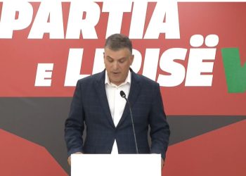 “Dënojmë procesin politik gjyqësor ndaj Berishës”, Blushi: Për dosjen “Partizani” duhet të ishte dënuar Rama që firmosi tjetërsimin e terrenit sportiv