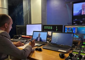 Nigel Farage këmbëngul: Shifrat e mia ‘ok’, të Ramës gabim. Vij për drekë në Tiranë…