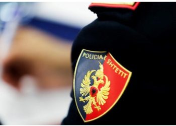 Dyshohet se fuste drogë dhe sende të paligjshme në qeli, arrestohet polici i burgut të Drenovës