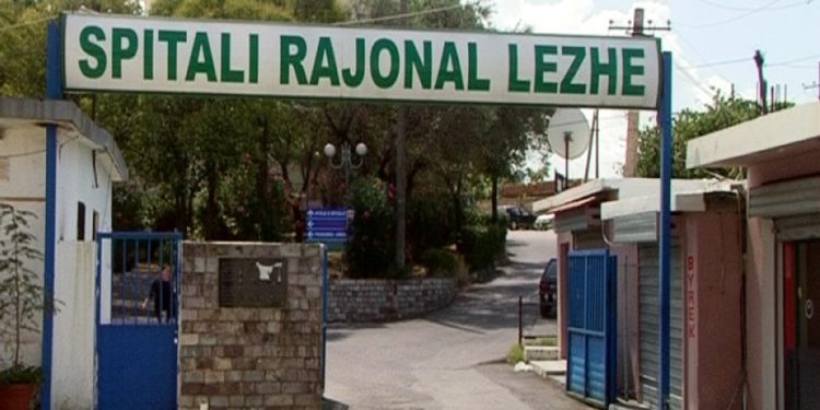 Pushimet kthehen në tragjedi, humb jetën 23-vjeçari nga Kosova, mbërriti në spitalin e Lezhës pa shenja jete