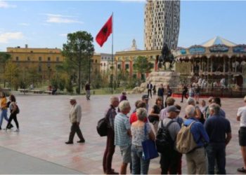 Bie ndjeshëm rreziku sovran për Shqipërinë nga tregjet ndërkombëtare