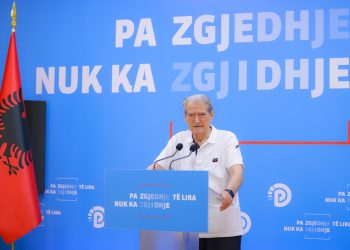 Berisha denoncon skandalin e Celibashit: 350 kuti votimi janë marrë nga magazinat e KQZ pa asnjë dokument dhe janë dorëzuar në një vend të administruar nga një ish-deputet i PS