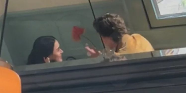 Pasi e ndanë, a është ky një hap i ri? Ish-kryeministri kanadez Trudeau dhe Katy Perry bëjnë bujë!