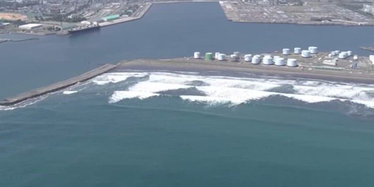 Alarm për cunami, mbyllen përkohësisht destinacionet turistike në Ishujt Galapagos.