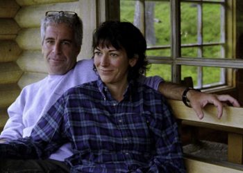 Dosja Epstein: Kongresi kërkon dëshminë e gruas së milionerit, avokatët e Maxwell thonë se ajo s’do të dëshmojë pa imunitet ose falje presidenciale.