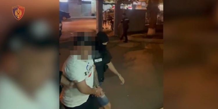 I dënuar me 7 vjet burg për trafik droge në Itali, 39-vjeçari ndalohet në një fshat të Shijakut.