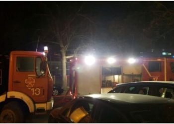 Përfshihet nga flakët gjatë natës një magazinë me lëndë drusore në Kurbin, shkaqet ende mister, dëme të konsiderueshme materiale