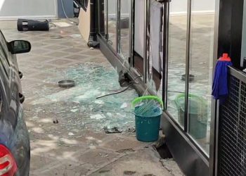 Shpërthim me tritol në një lokal në “Rrugën e Durrësit” në Tiranë, lënda plasëse u vendos në derën hyrëse të biznesit