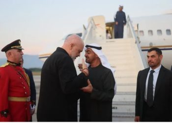 Sheiku i Ramës, miti i një miku të rremë të popullit shqiptar që po bëhet pronar i Shqipërisë