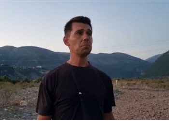 Tragjedia me mbytjen e 2 të miturve në lumin Shkumbin, i afërmi: I kishte gjetur roja i hidrocentralit, njërin fëmijë e kishte polici në krah