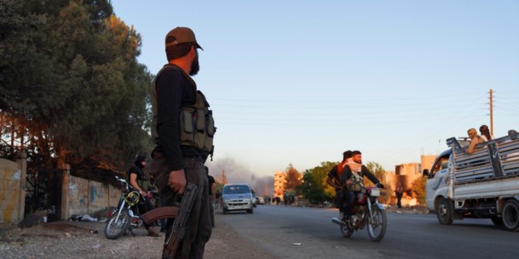 SHBA ndërmjetëson armëpushimin me Izraelin, Siria dislokon trupa në Suveida