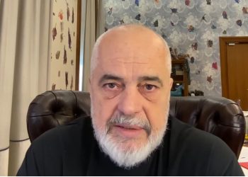 “Prishët ndërtimet në Theth, për të ndërtuar oligarkët”/ Rama- komentuesit: Prona është e pacënueshme! Nuk është Thethi vend për resorte të mëdha e hotele