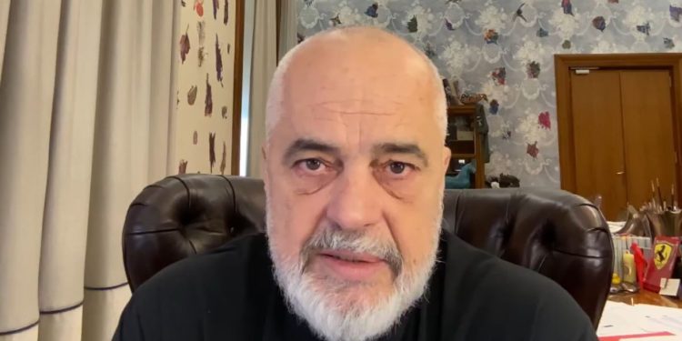 “Prishët ndërtimet në Theth, për të ndërtuar oligarkët”/ Rama- komentuesit: Prona është e pacënueshme! Nuk është Thethi vend për resorte të mëdha e hotele