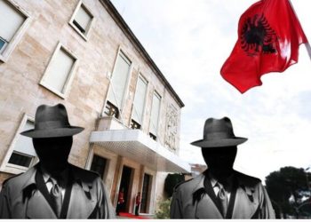 Emrat/ Dy ministra sherr në paradhomën e Ramës, Ulsi Manja shmang grushtat mes njëri-tjetrit!