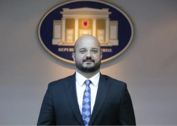 Ju gjet municion luftarak gjatë kontrollit të policisë, arrestohet vëllai i deputetit të PS