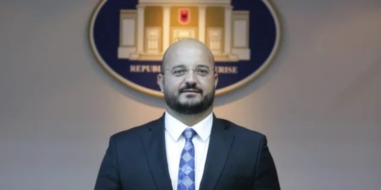 Ju gjet municion luftarak gjatë kontrollit të policisë, arrestohet vëllai i deputetit të PS