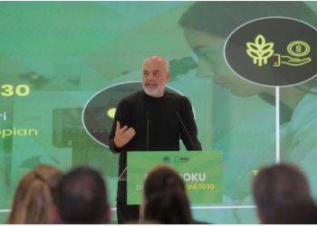 Rama “shkund” universitetet: S’ka më 17 shefa! Do ndryshojmë financimet, bëhuni si UBT!