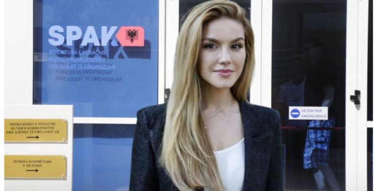 U mor e pandehur nga SPAK, Ajola Xoxës i komunikohen akuzat