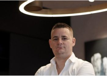 Laert Kasaj figurë kyçe në pastrimin e pasurive, kush është biznesmeni që u dhunua barbarisht te Delijorgji pas përplasjeve për zaptimin e hapësirave publike