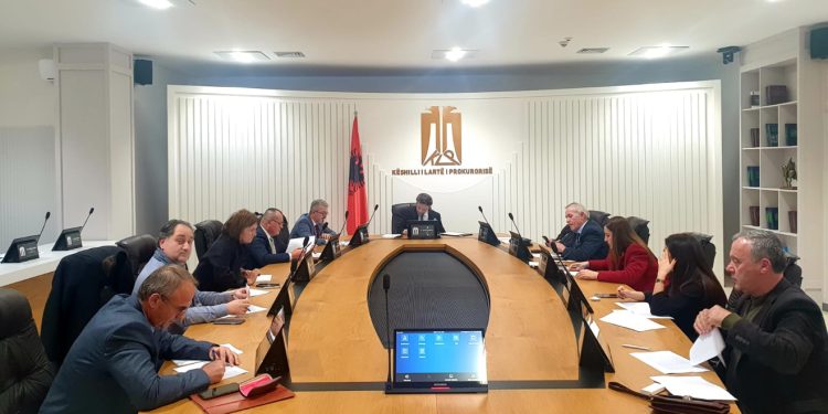 “‘Tredhja’ e KLP-së përballë Edi Ramës”/ Gazetarja Lala: U hoq nga rendi i ditës çështja “Gjeli”, këshilli që duhet të garantojë pavarësinë e prokurorëve, heshti