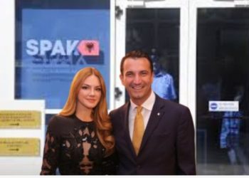”Truri financiar” i Ajola Xoxës/ Kush është punonjësja e “pakënaqur” që do të “fundosë” në SPAK Erion Veliajn dhe bashkëshorten e tij!