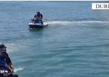 Turisti gjerman godet me jet ski pushuesen në plazhin e Durrësit