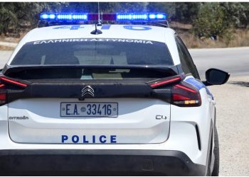 Zjarri në afërsi të Kakavijës/ Tymi mbulon zonën, pala greke pezullon punën, radhë e gjatë pas ndërprerjes së hyrjeve dhe daljeve në Greqi