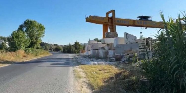 “Rraqet e bizneseve anë segmenteve!” Rama: Nis përpjekja për çlirimin e buzërrugëve kombëtare, deri më 31 korrik afat për t’i larguar objektet vetë