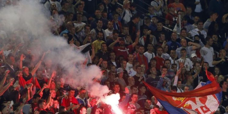 FIFA “masakron” Serbinë, gjobë dhe mbyllje stadiumi, rrezikon edhe ndaj Shqipërisë
