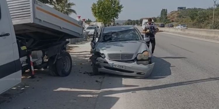 Aksident në aksin Lushnje–Rrogozhinë